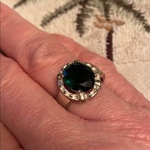 Green stone / silver ring